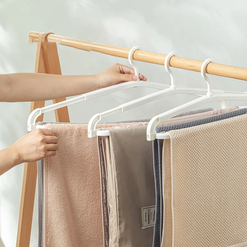 Extendable Space-Saving Hanger